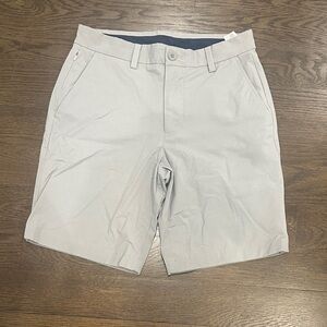 Vineyard Vines size 28 grey on the go shorts